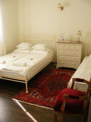 Гостевой дом Dworek Lachowicze Grzegorzewice Двухместный номер с 1 кроватью или 2 отдельными кроватями-8